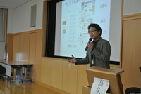 At the Symposium in Annual Meeting of Japan Society of Library and Information Science (October, 2015)
