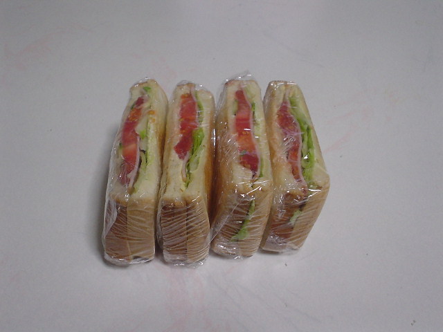 トマト・サンドイッチ